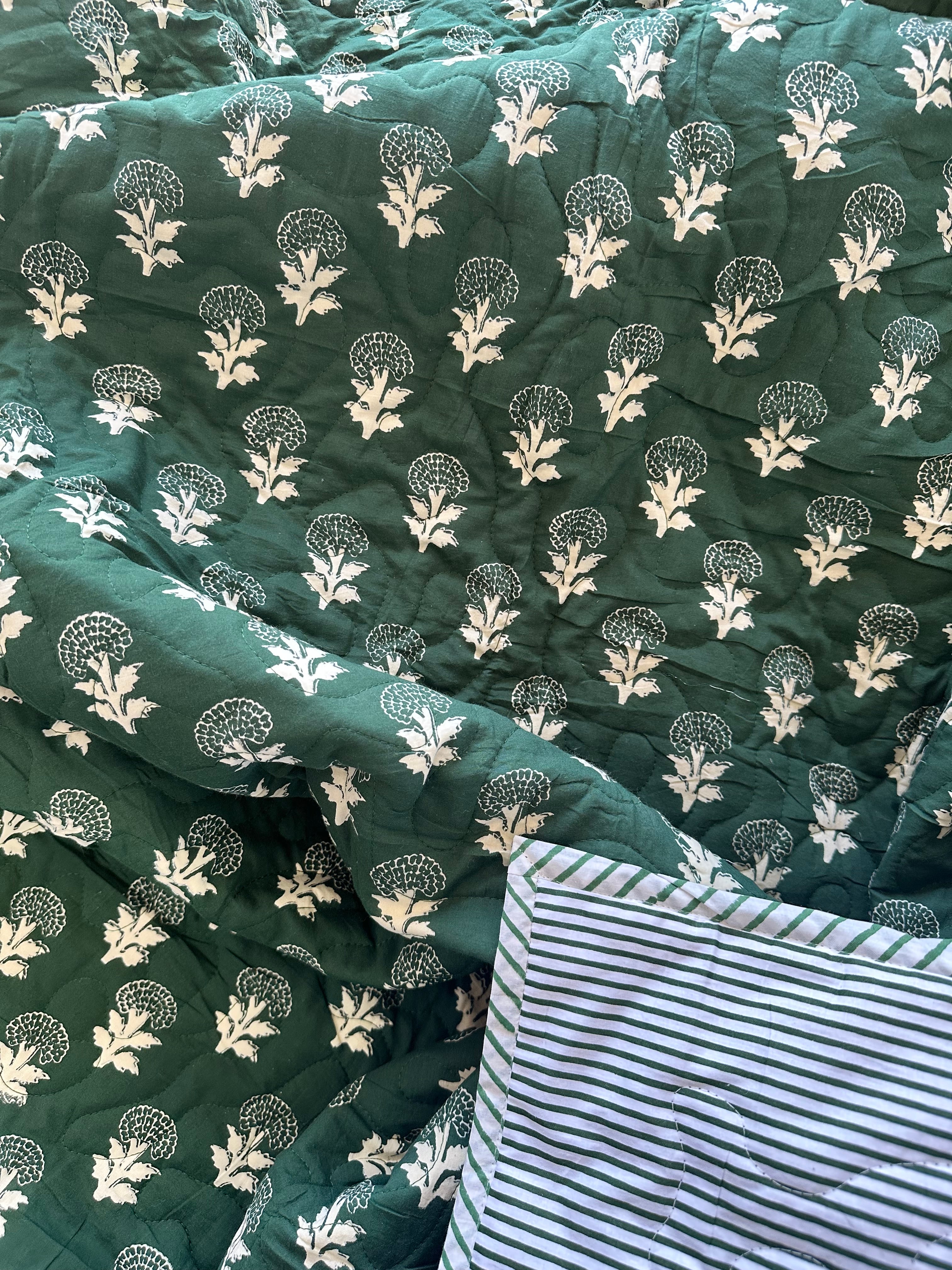 Single reversible bedspread