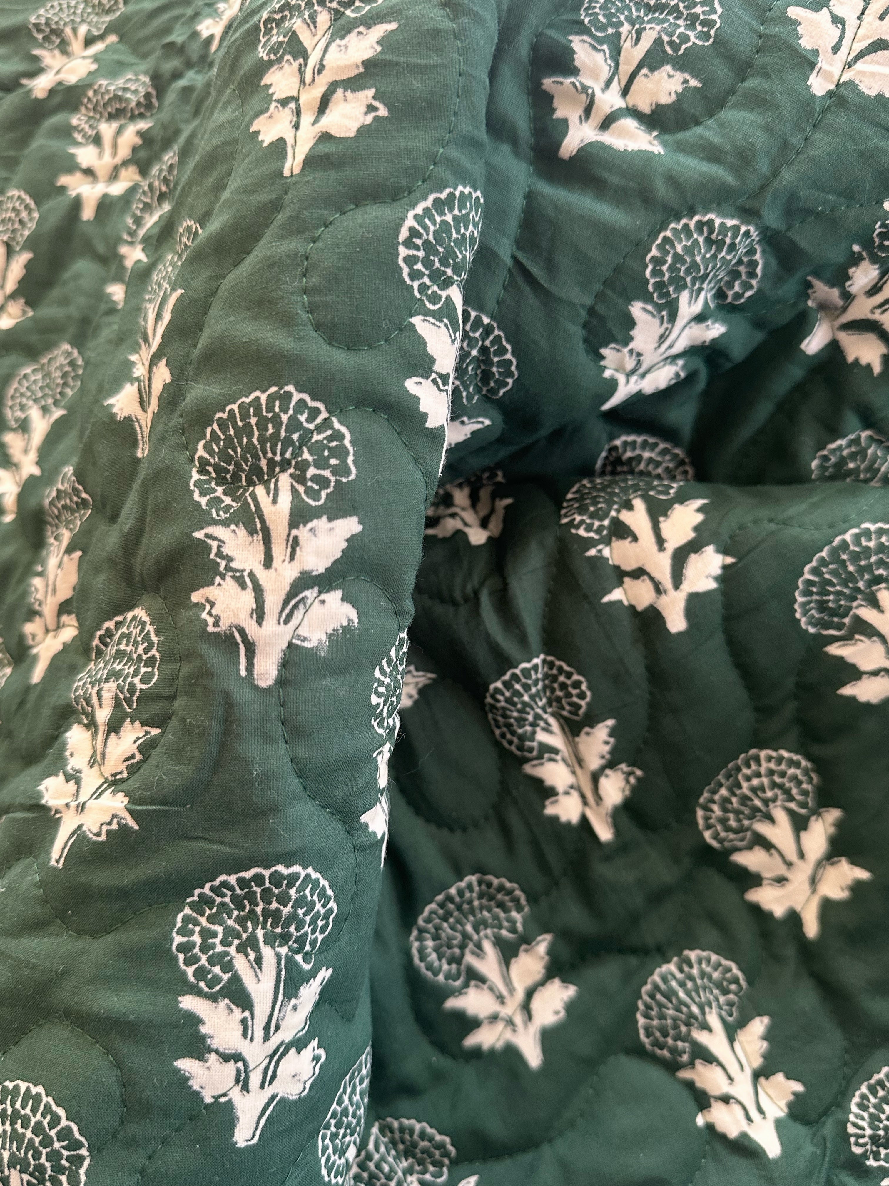 Single reversible bedspread